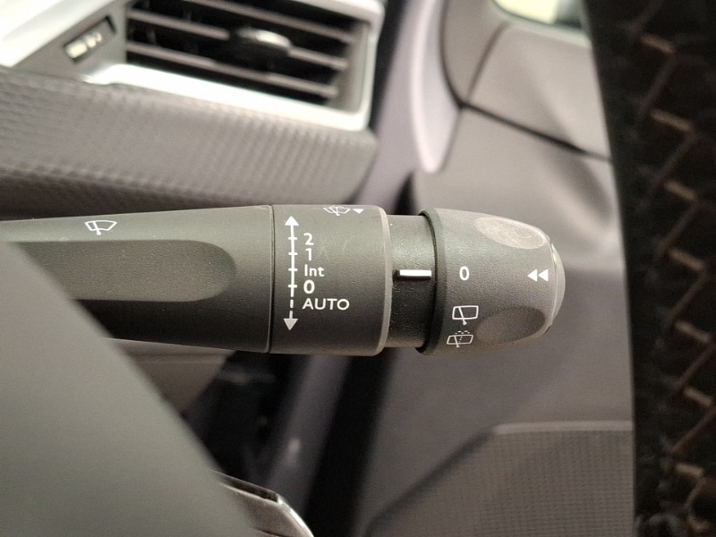 Used Peugeot 2008 2017 for sale - 76233541: Photo 18