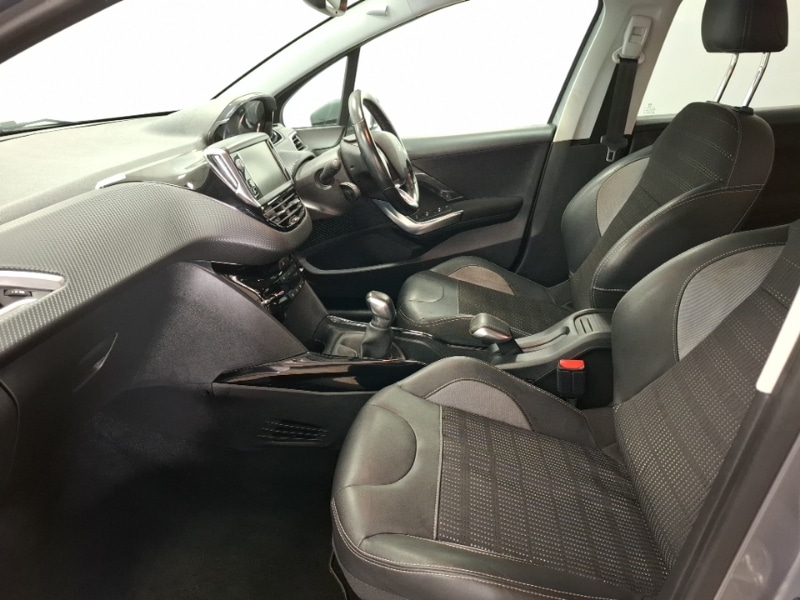 Used Peugeot 2008 2017 for sale - 76233541: Photo 5