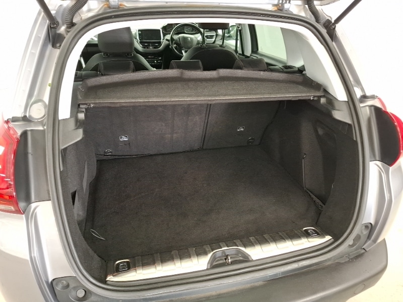 Used Peugeot 2008 2017 for sale - 76233541: Photo 8