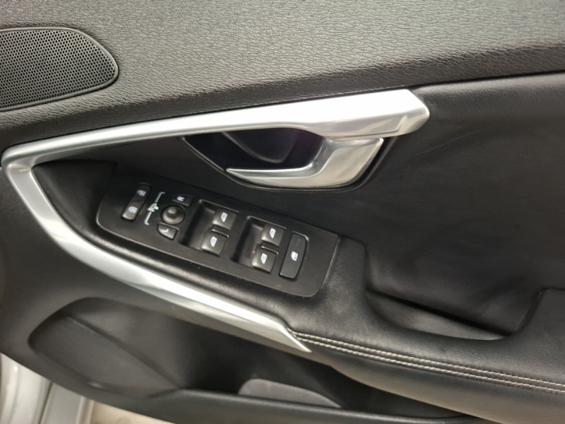 Used Volvo V40 2019 for sale - 77269876: Photo 12