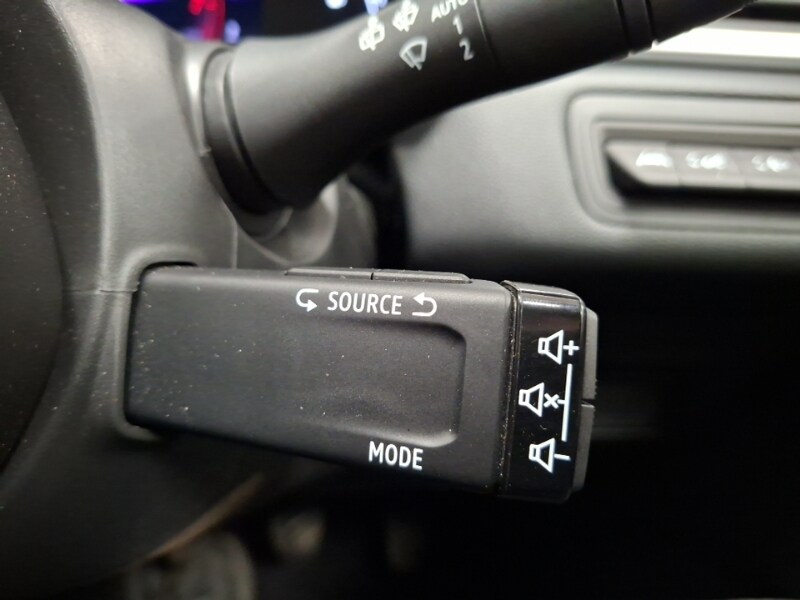 Used Renault Captur 2023 for sale - 77947679: Photo 15