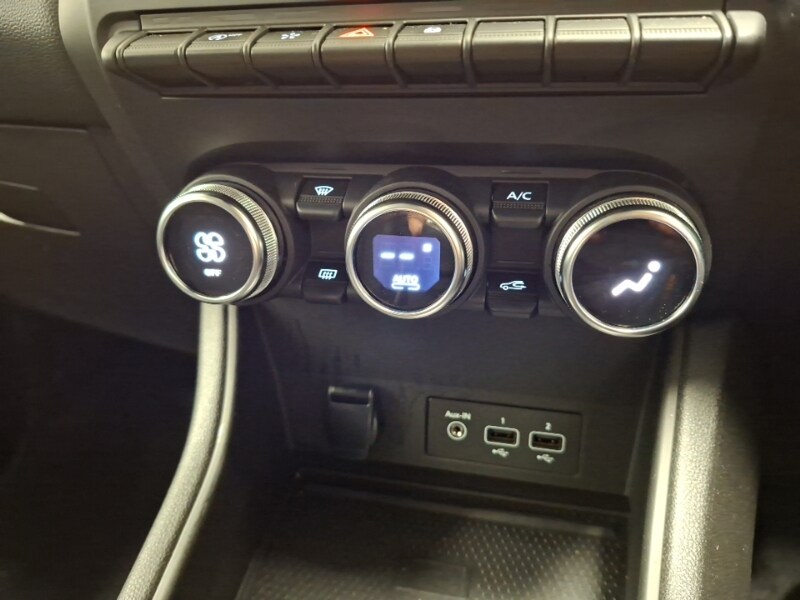 Used Renault Captur 2023 for sale - 77947679: Photo 17