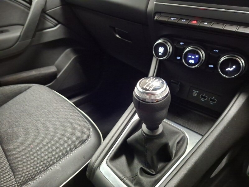 Used Renault Captur 2023 for sale - 77947679: Photo 18