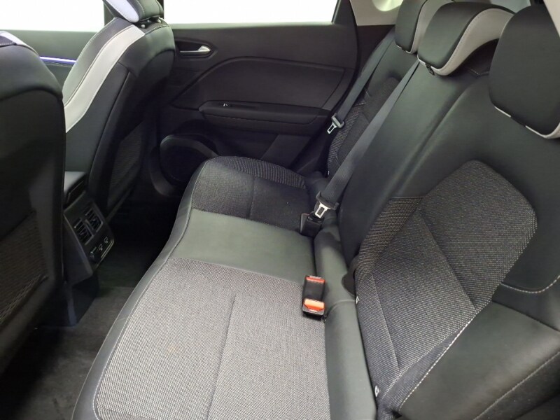 Used Renault Captur 2023 for sale - 77947679: Photo 6