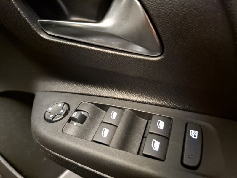 Used Vauxhall Corsa 2023 for sale - 77536750: Photo 12