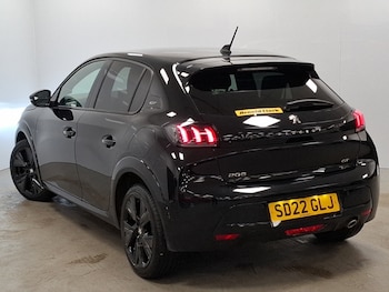 Used Peugeot 208 2022 for sale - 76456143: Photo