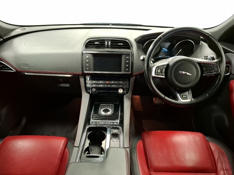 Used Jaguar F-Pace 2018 for sale - 77448822: Photo 2