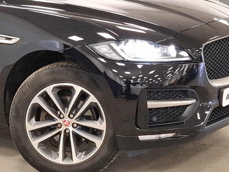 Used Jaguar F-Pace 2018 for sale - 77448822: Photo 9