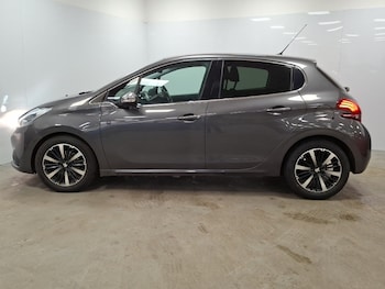 Used Peugeot 208 2019 for sale - 77823095: Photo