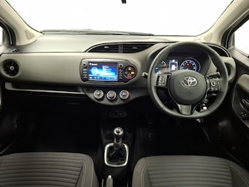 Used Toyota Yaris 2019 for sale - 78884677: Photo