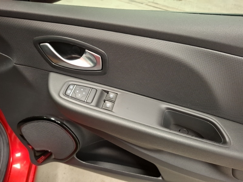 Used Renault Clio 2018 for sale - 76885514: Photo 12