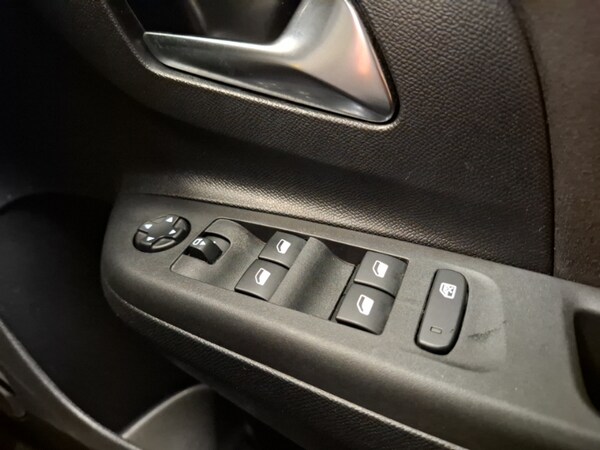 Used Vauxhall Corsa 2022 for sale - 76078610: Photo 12
