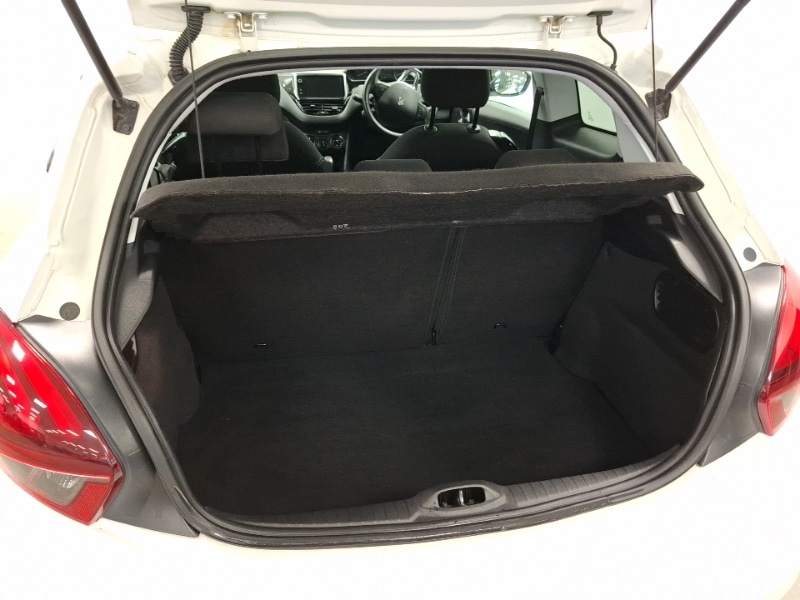 Used Peugeot 208 2018 for sale - 76875469: Photo 8