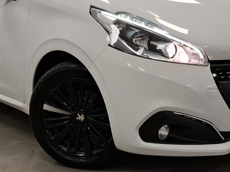 Used Peugeot 208 2018 for sale - 76875469: Photo 9