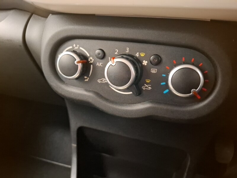 Used Renault Twingo 2015 for sale - 77343304: Photo 17