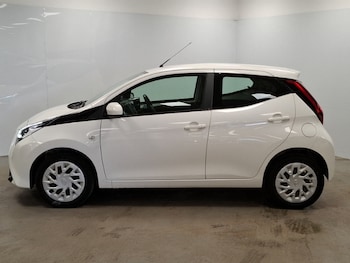 Used Toyota AYGO 2021 for sale - 78071343: Photo