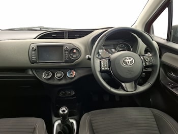 Used Toyota Yaris 2017 for sale - 75476557: Photo