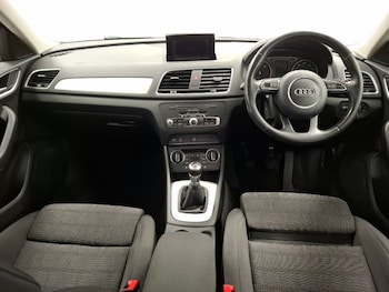Used Audi Q3 2017 for sale - 76165908: Photo 2