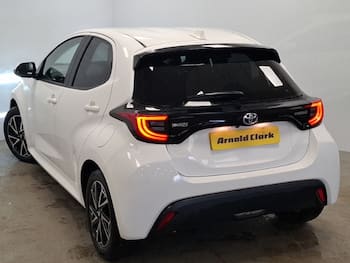 Used Toyota Yaris 2023 for sale - 79642385: Photo