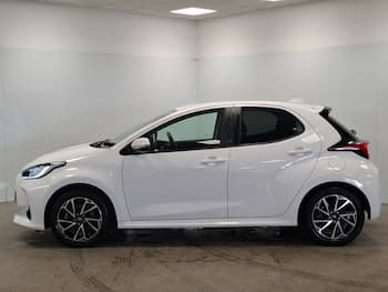 Used Toyota Yaris 2023 for sale - 79642385: Photo
