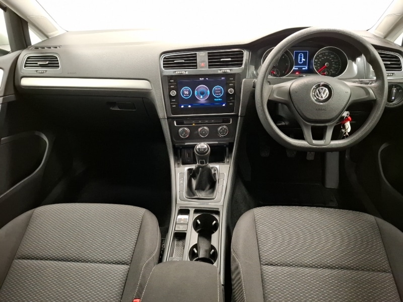 Used Volkswagen Golf 2019 for sale - 77652093: Photo 2