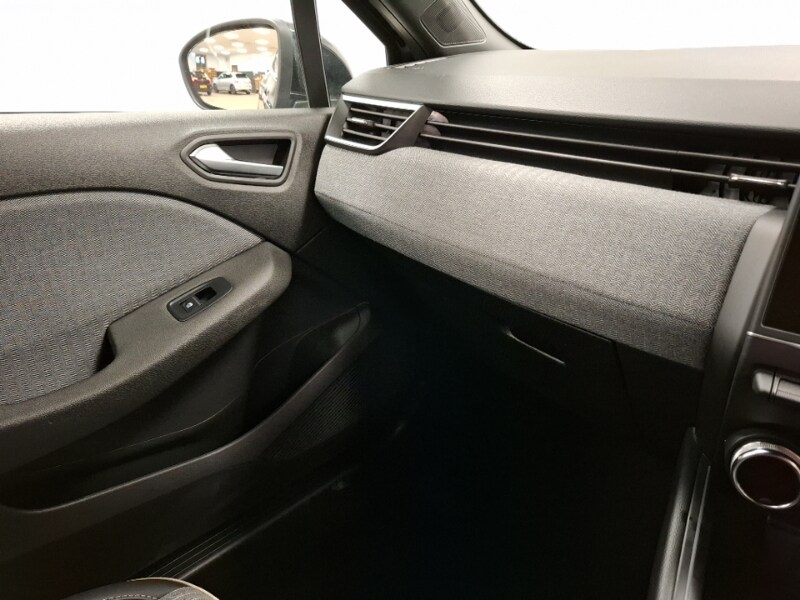 Used Renault Clio 2025 for sale - 77454259: Photo 11