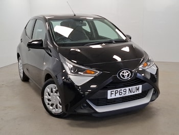 2019 - 1.0 VVT-i X-Play 5dr