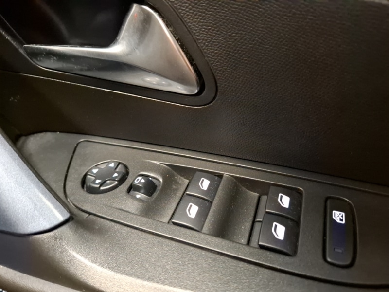 Used Peugeot 2008 2020 for sale - 77273130: Photo 12