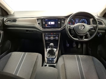 Used Volkswagen T-Roc 2018 for sale - 76606331: Photo