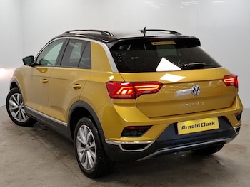 Used Volkswagen T-Roc 2018 for sale - 76606331: Photo