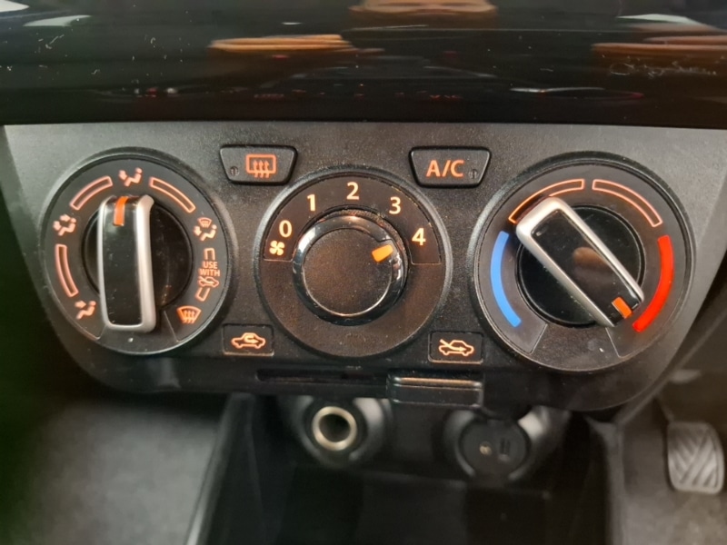 Used Suzuki Swift 2018 for sale - 76906959: Photo 14