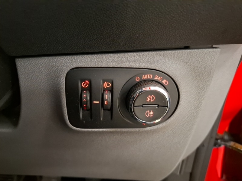 Used Vauxhall Corsa 2016 for sale - 77214213: Photo 10