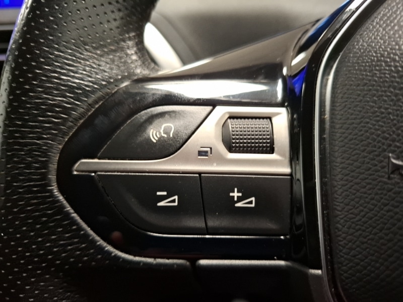 Used Peugeot 3008 2017 for sale - 76141059: Photo 14