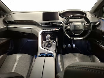 Used Peugeot 3008 2017 for sale - 76141059: Photo 2
