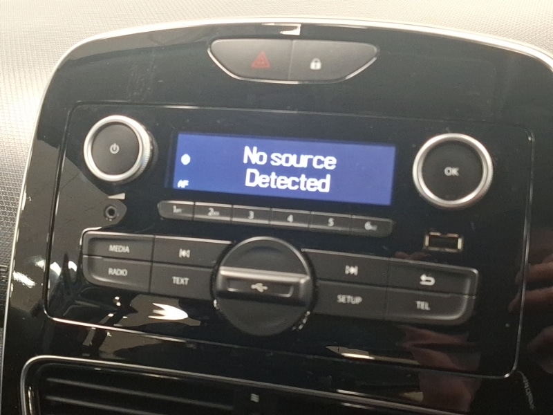 Used Renault Clio 2019 for sale - 77289806: Photo 11