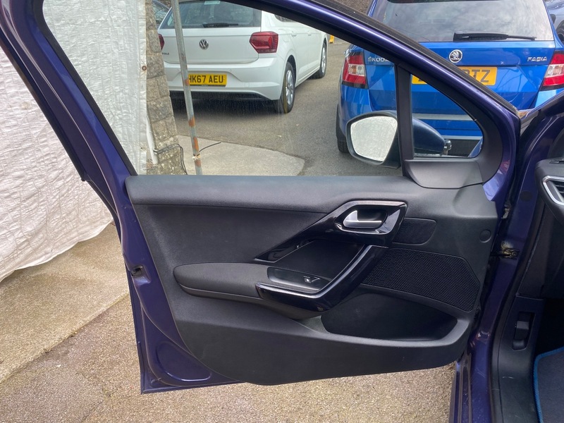 Used Peugeot 208 2015 for sale - 77981724: Photo 16