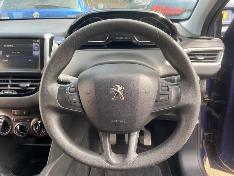 Used Peugeot 208 2015 for sale - 77981724: Photo 5