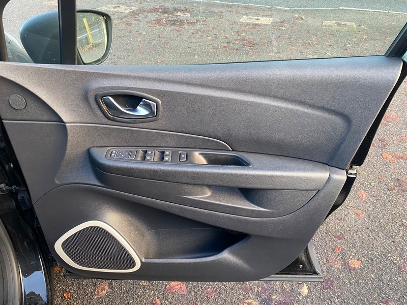 Used Renault Captur 2017 for sale - 76093096: Photo 16