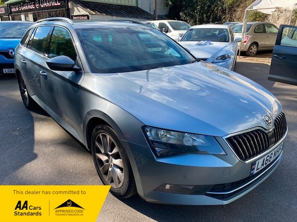 Used Skoda Superb 2019 for sale - 76236366: Photo 2