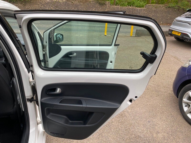 Used Volkswagen up! 2015 for sale - 78111547: Photo 20