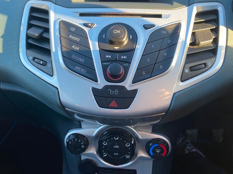 Used Ford Fiesta 2010 for sale - 77668151: Photo 22