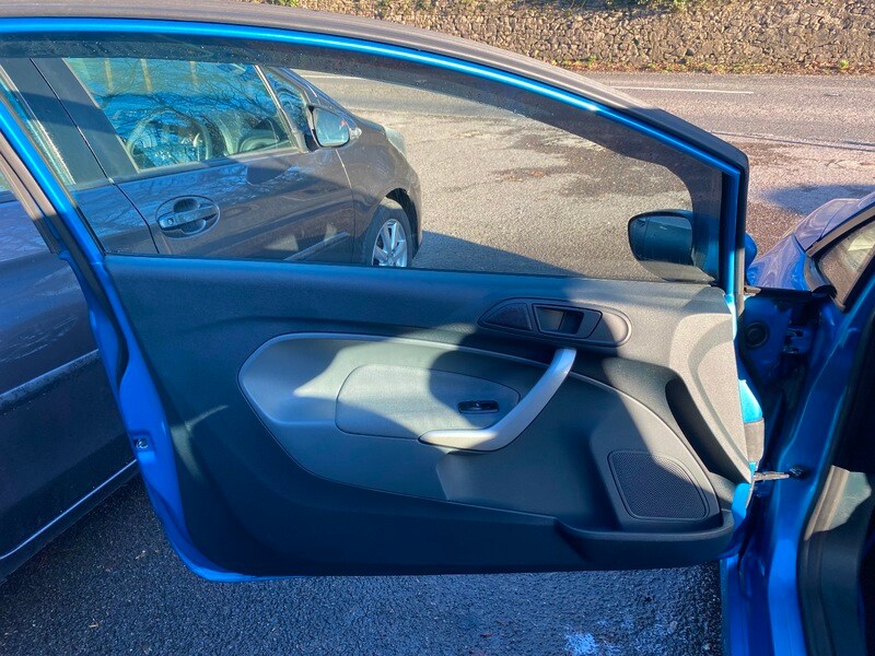 Used Ford Fiesta 2010 for sale - 77668151: Photo 28