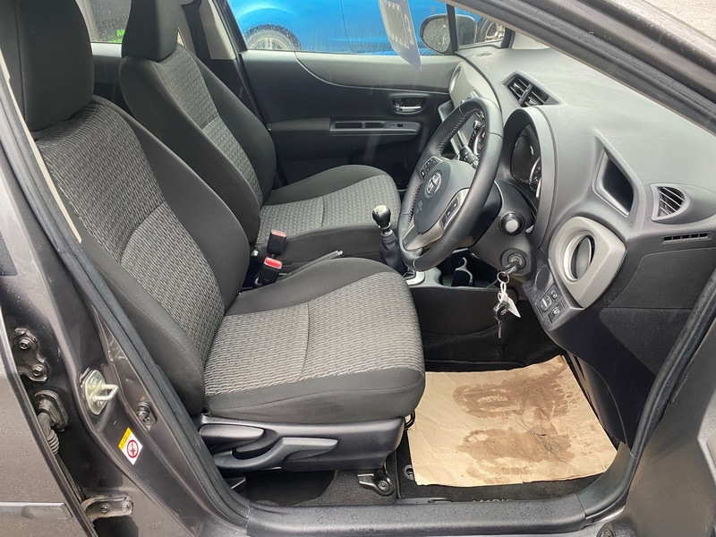 Used Toyota Yaris 2013 for sale - 77655917: Photo 15