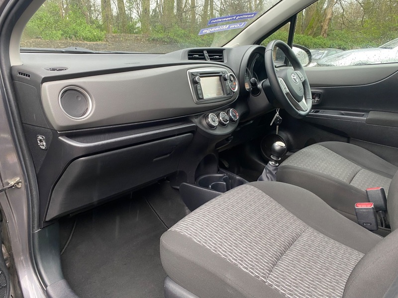 Used Toyota Yaris 2013 for sale - 77655917: Photo 18