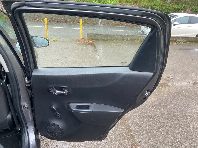 Used Toyota Yaris 2013 for sale - 77655917: Photo 23