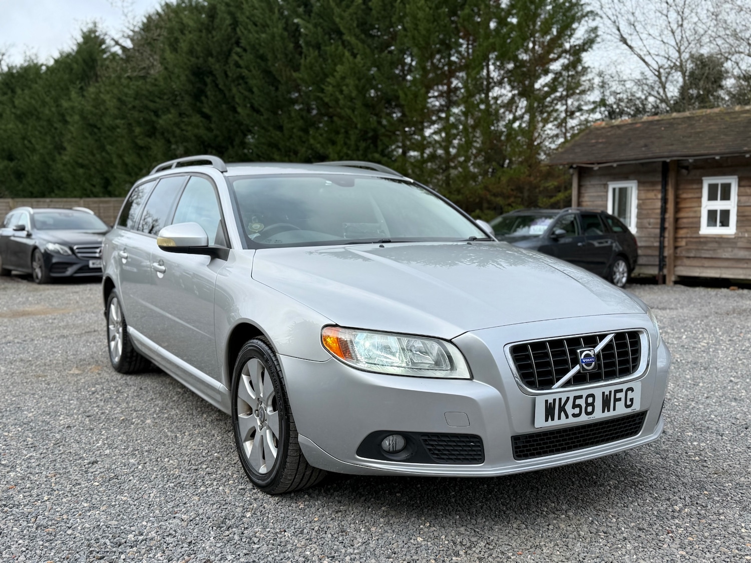 Used Volvo V70 2008 for sale - 77676239: Photo 2