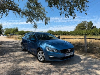 Used Volvo V60 2017 for sale - 79324179: Photo