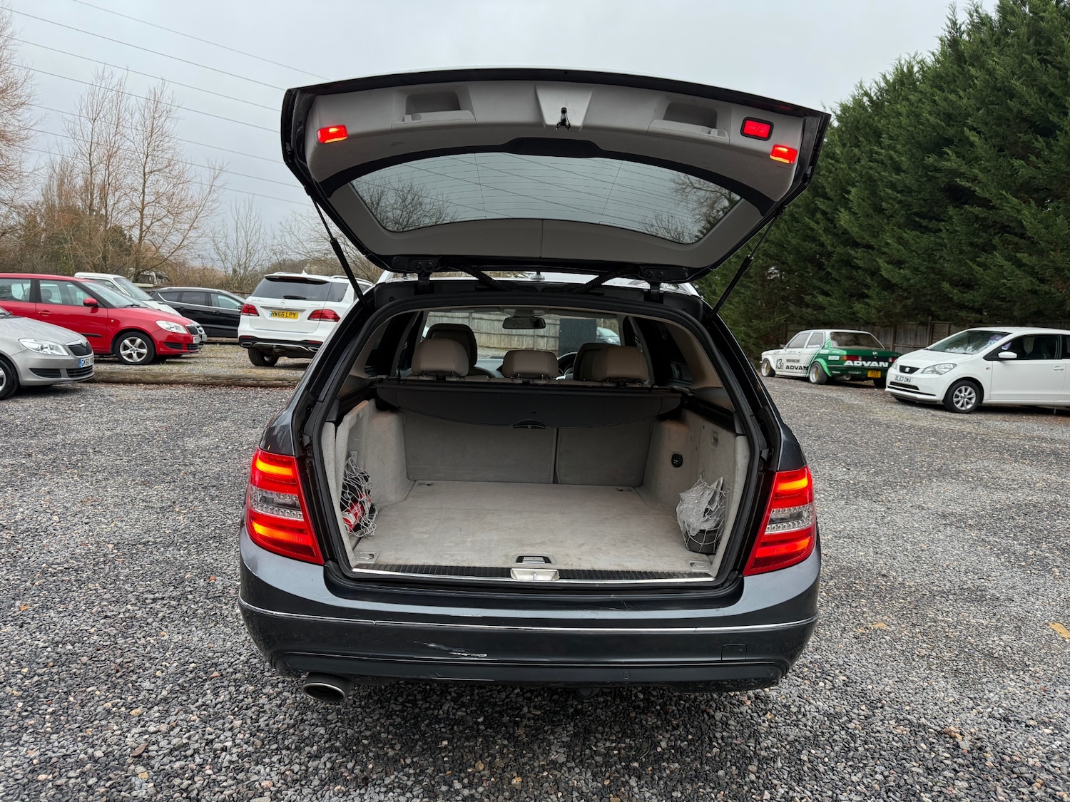 Used Mercedes-Benz C Class 2012 for sale - 76958704: Photo 11