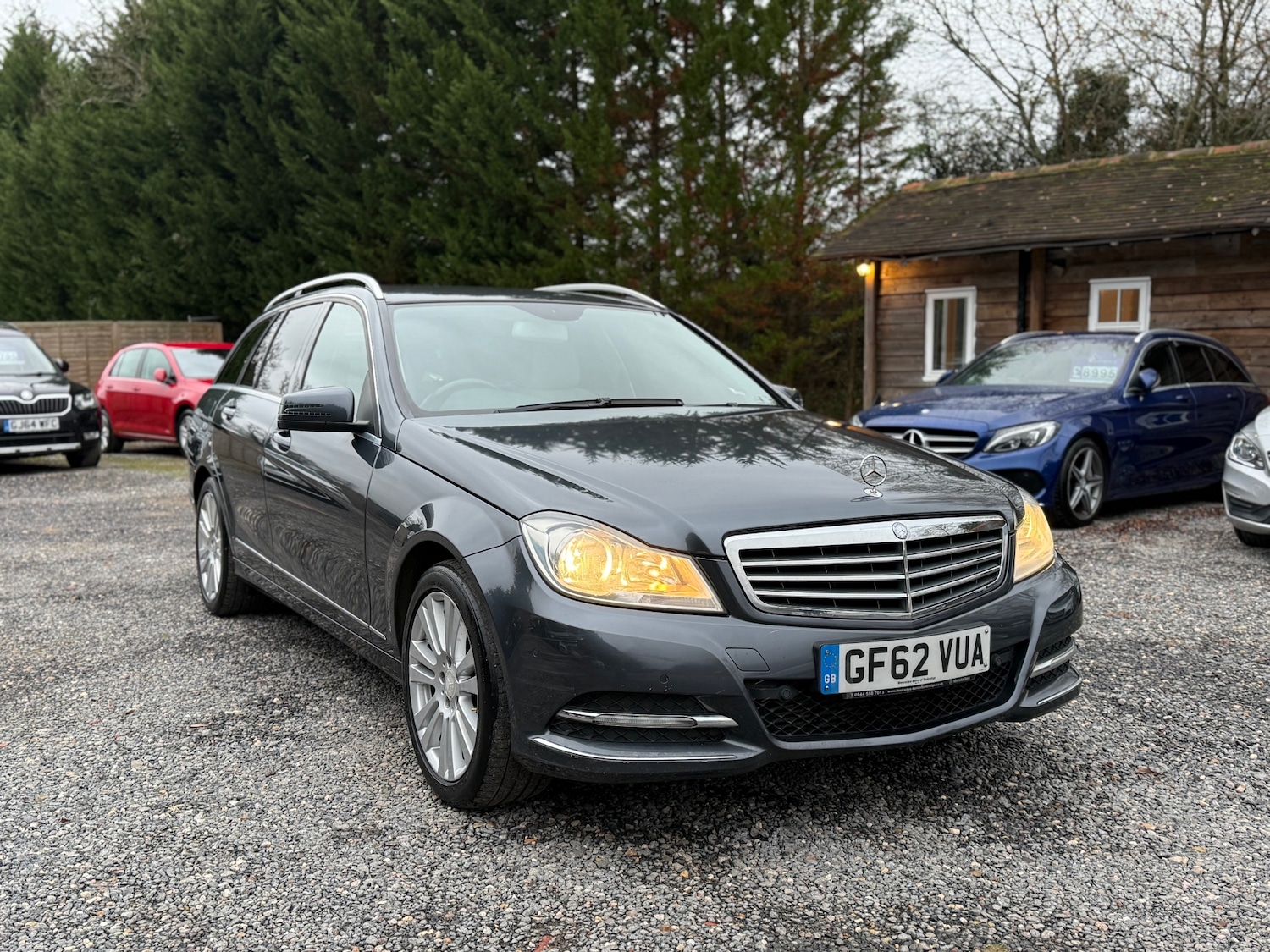 Used Mercedes-Benz C Class 2012 for sale - 76958704: Photo 2