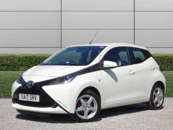 2017 (17) - 1.0 VVT-i X-Play 5dr *7 SERVICES +£20 TAX +BTOOTH +2 KEYS*